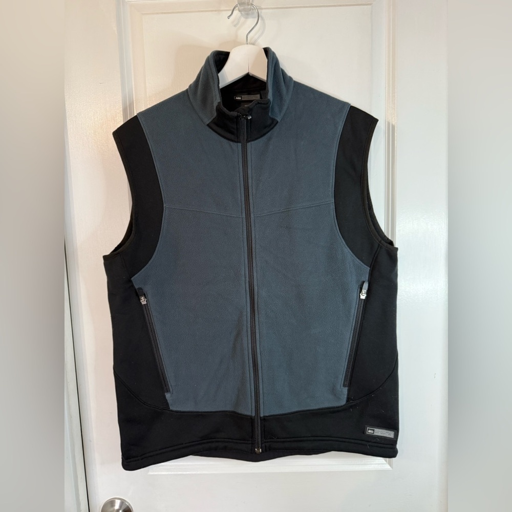 REI Men’s Polartec Gray & Black Zip-Up Hiking Outdoor Vest - Size Large - Picture 1 of 5